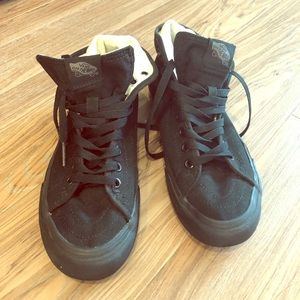 Vans black sneaker US 7.5 almost new